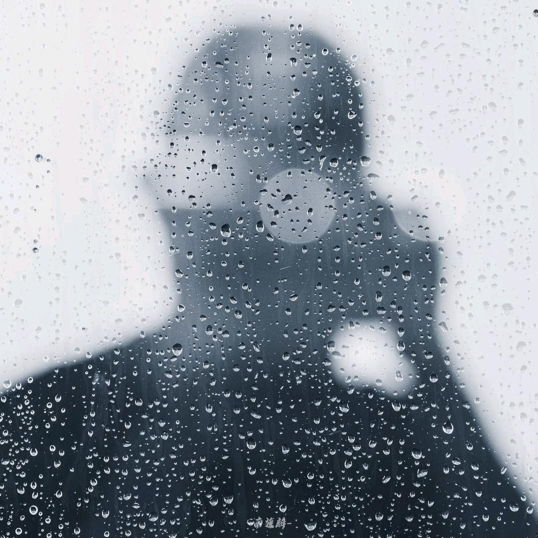 想拍照的蓝精灵