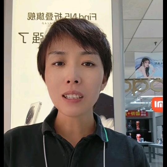 卖OPPO手机的小姐姐