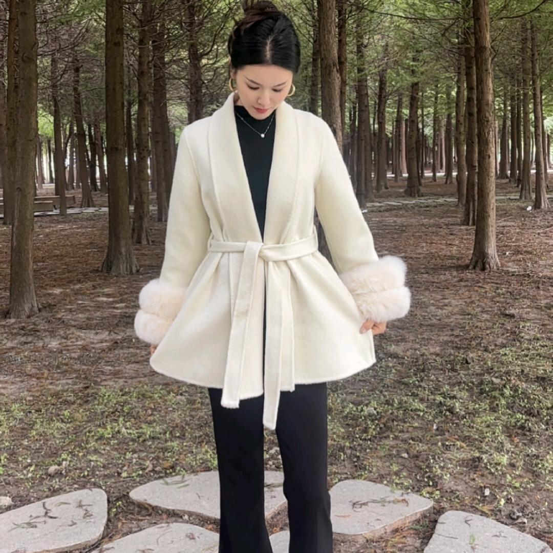 知夏的极简衣橱