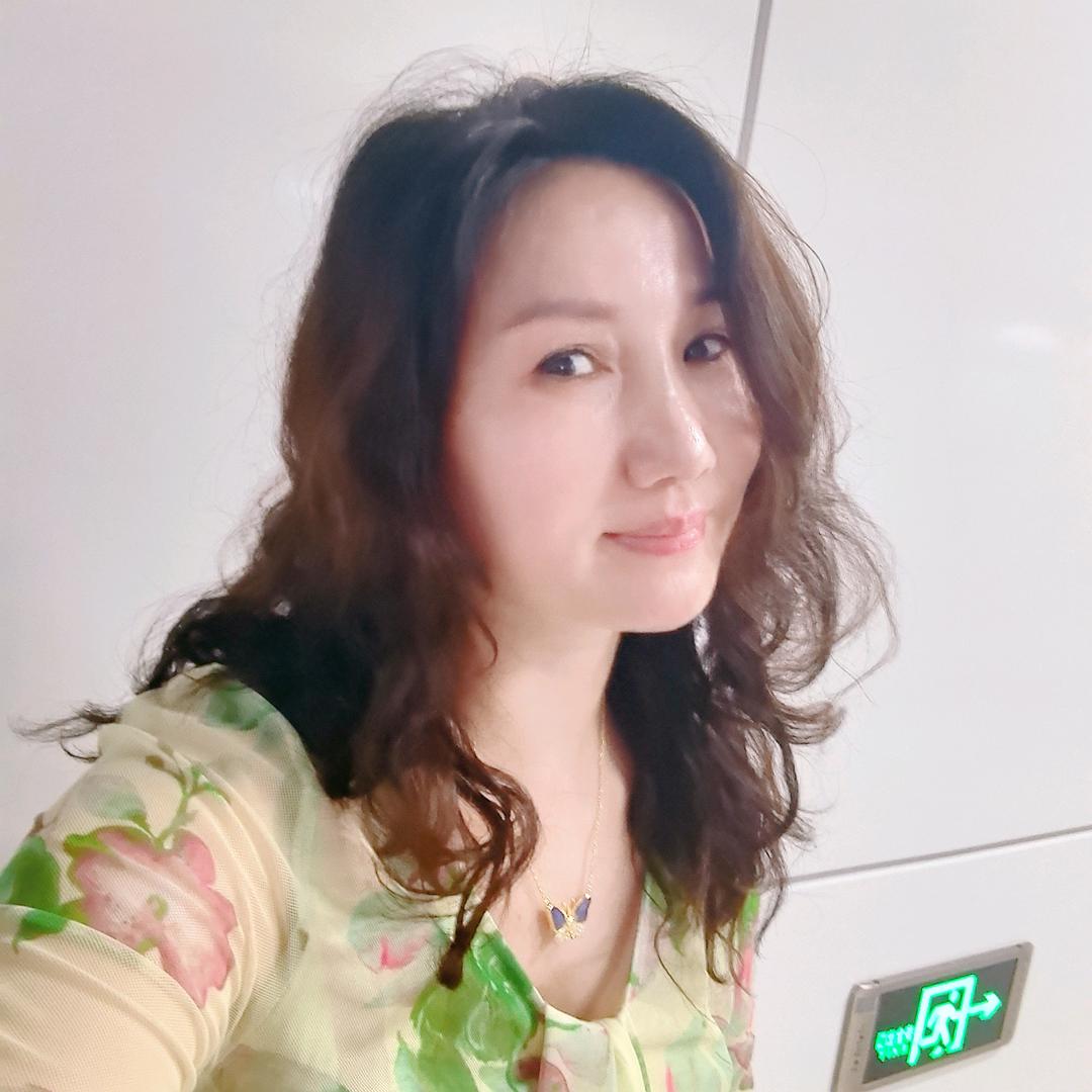 爱美的娜姐