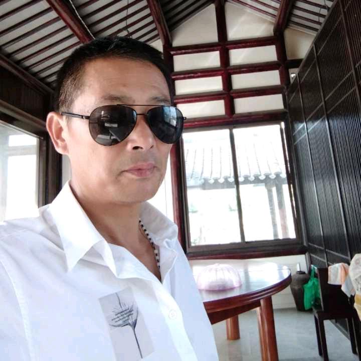 李宏