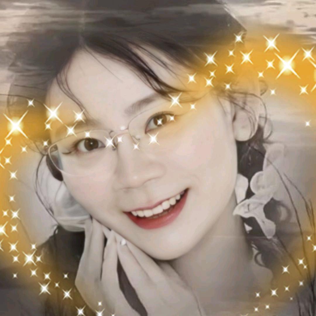 大眼萌妹杨超越☁