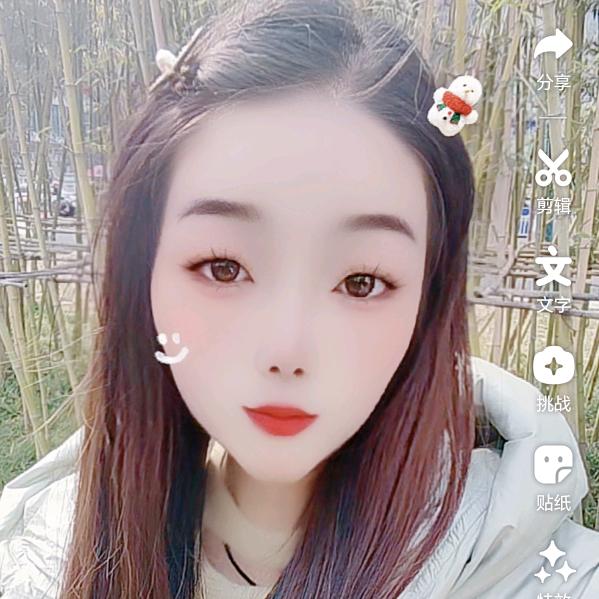 莉莉