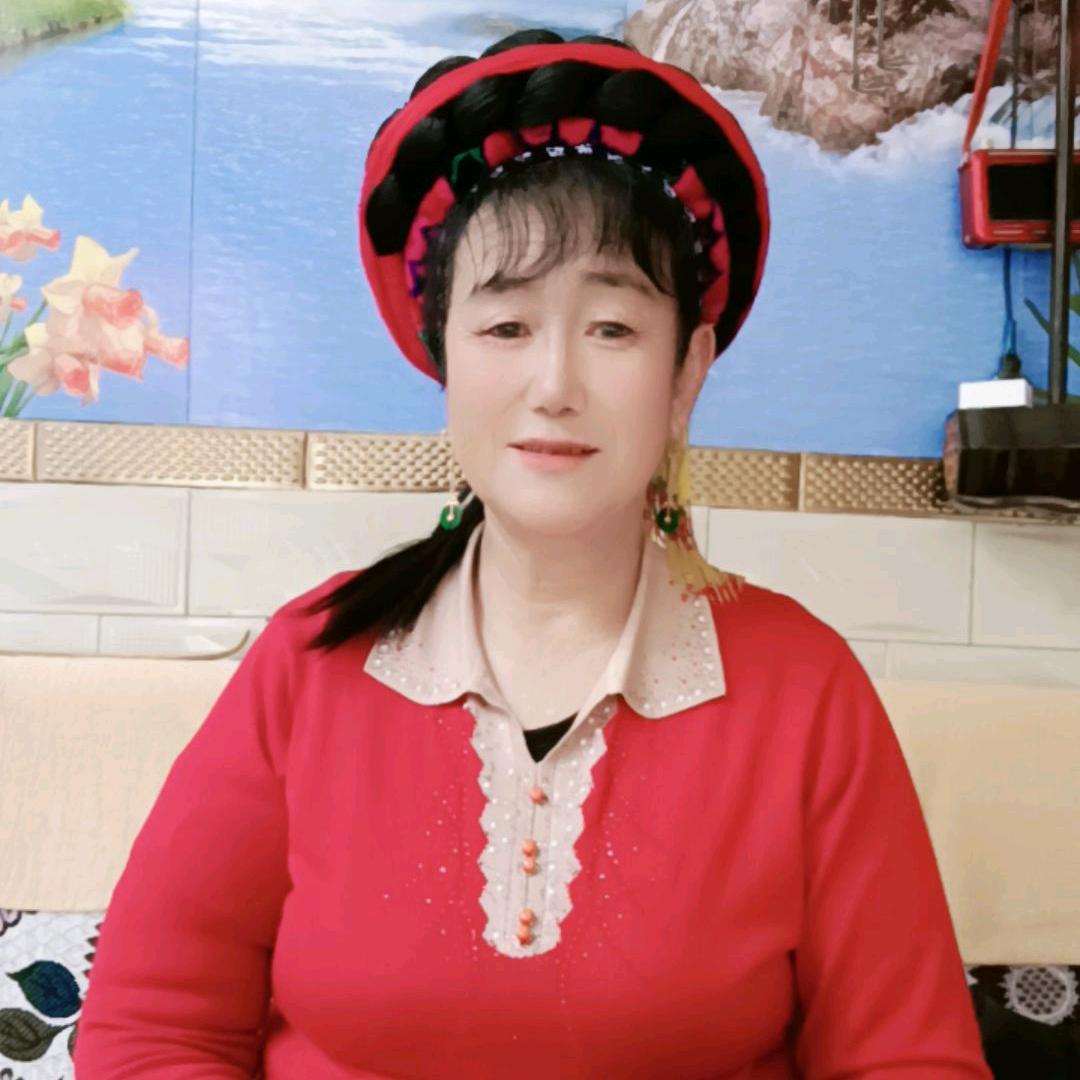 大理白族奶奶