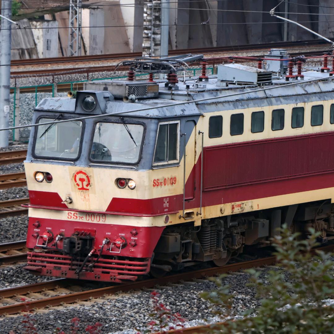 21400009