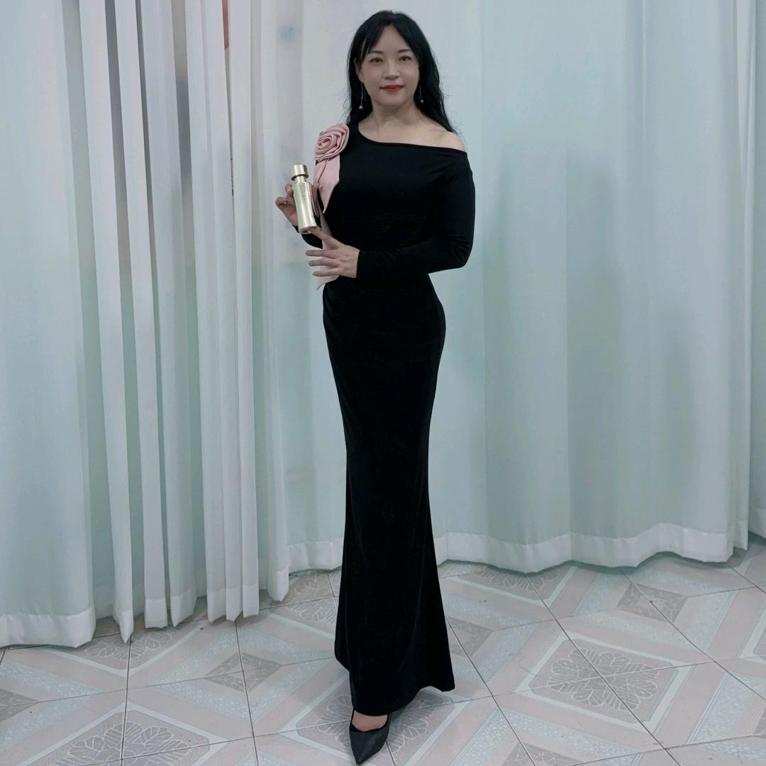 三月（兴文杨启玲）