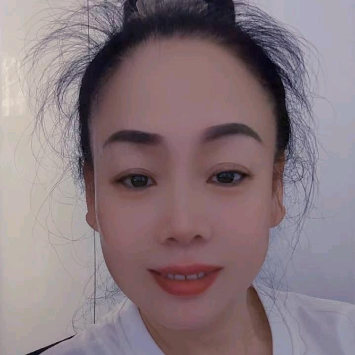 小誉（我是女生，你喜欢的女生）