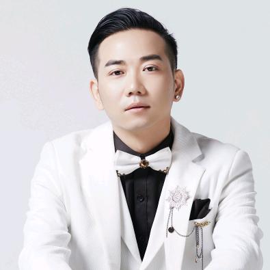 王明磊导演👑头像