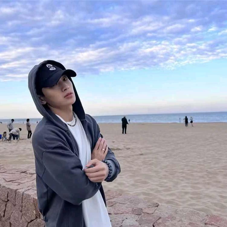 斗英零食铺。全是品牌放心食用七天无理包退