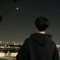 一心等待  机场的船