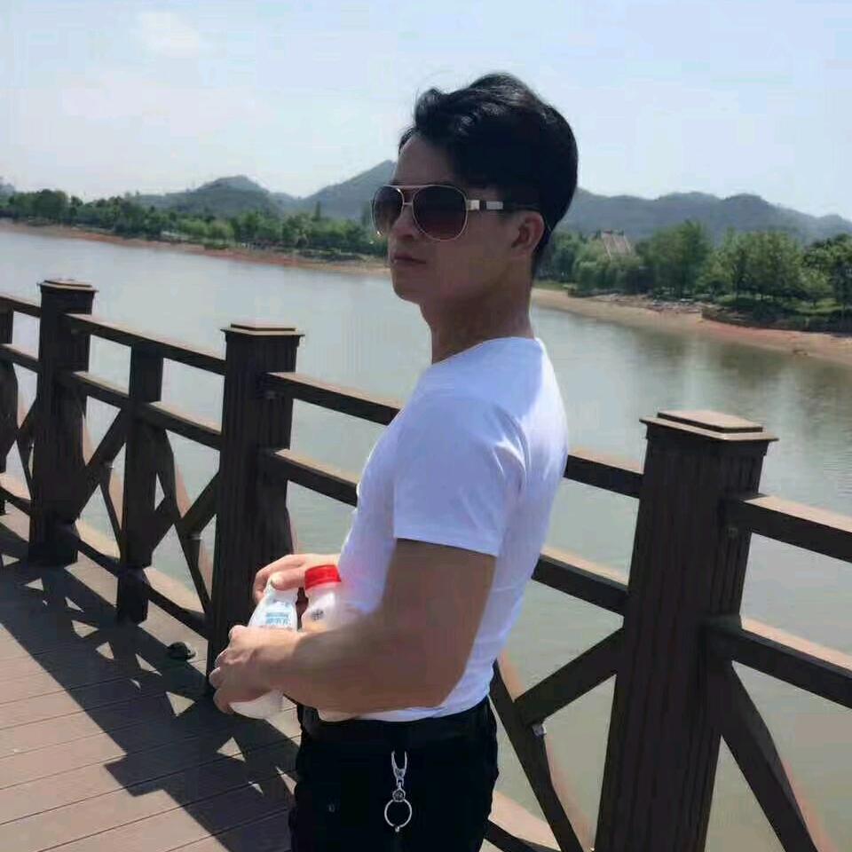 张权(三月的白兔)