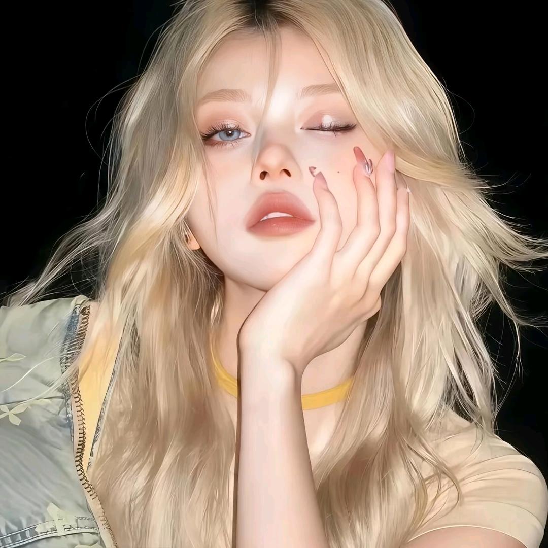 /•᷅•᷄\୭•𝓨