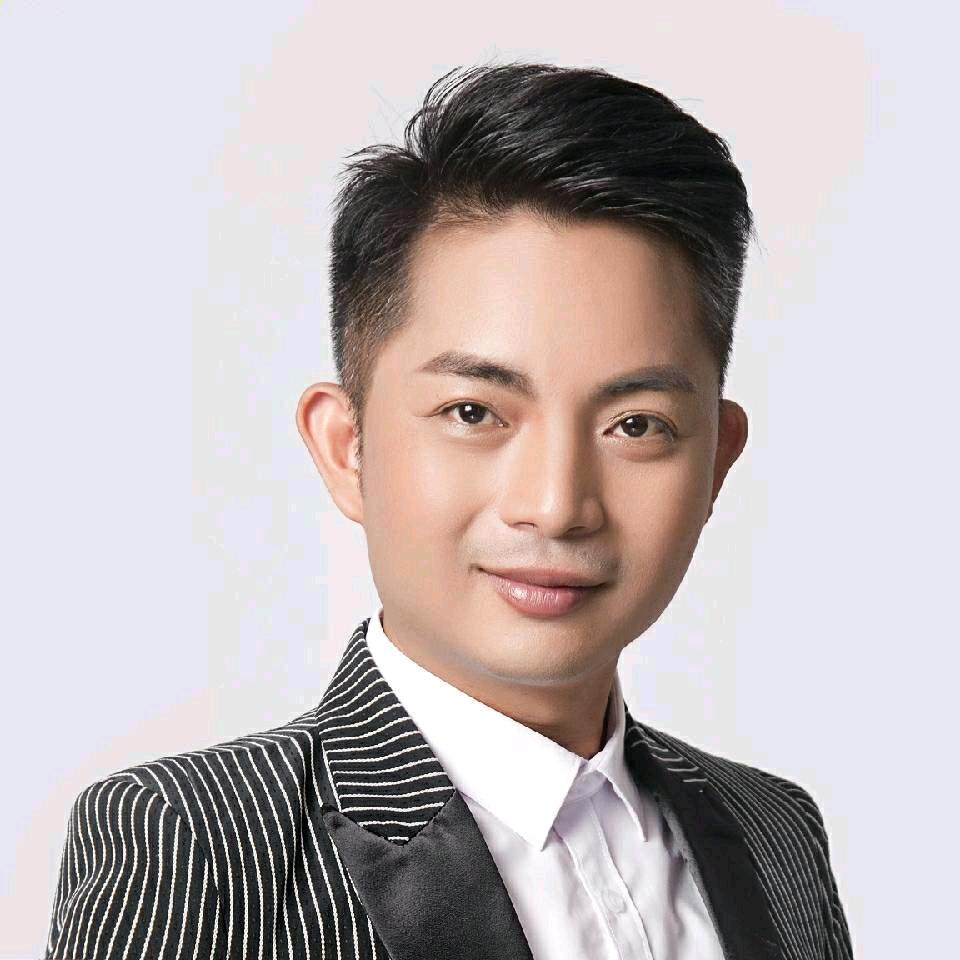 尽情风骚的厂长