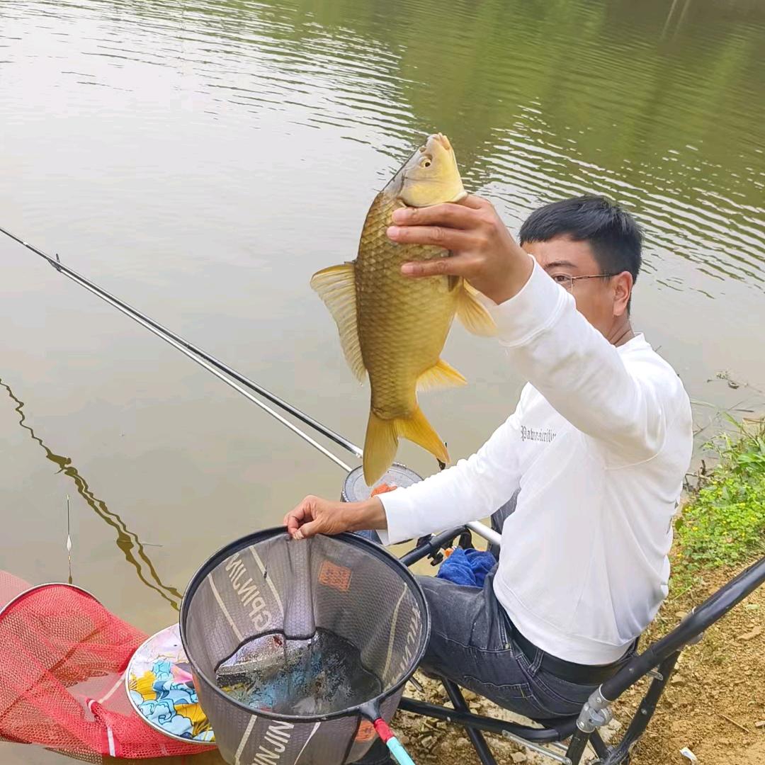 老周爱钓鱼