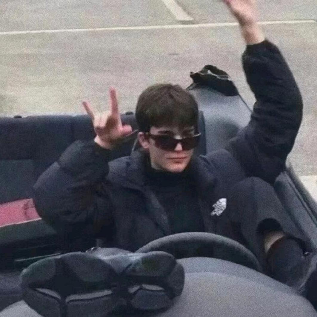 游手好闲的邱大人