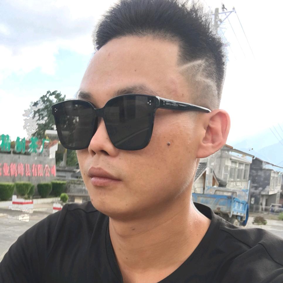 回村的货车司机