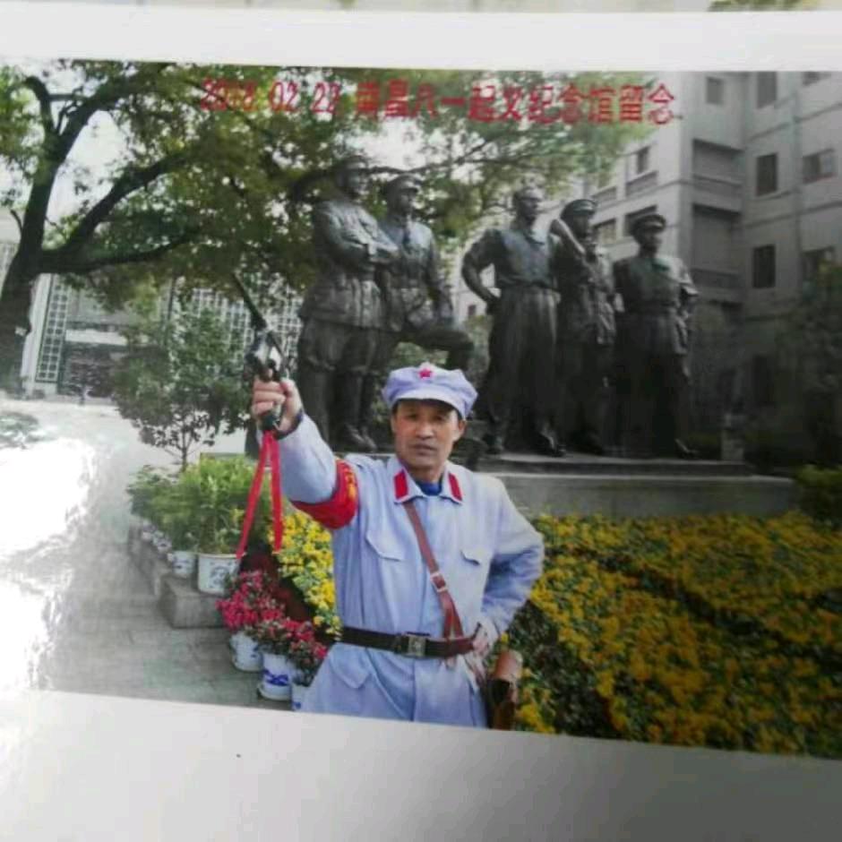 开心果∴！