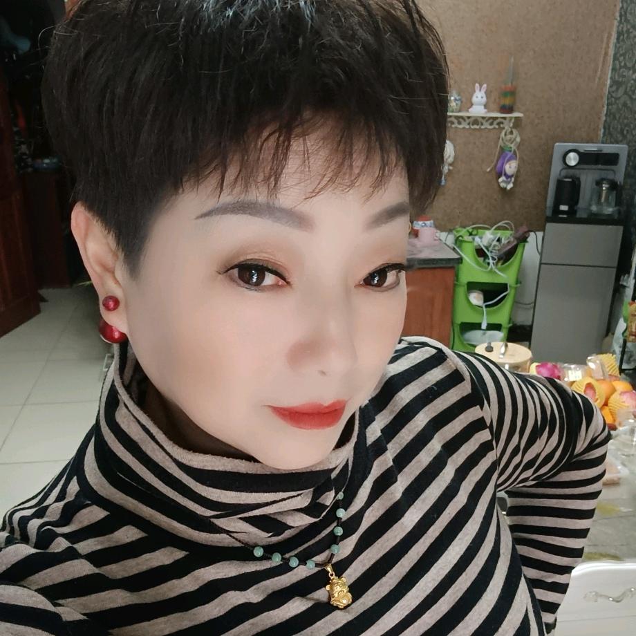 黑玫瑰丫头