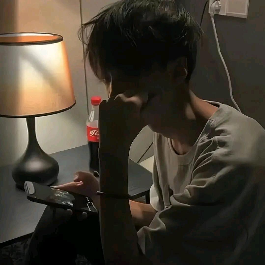 李秋然