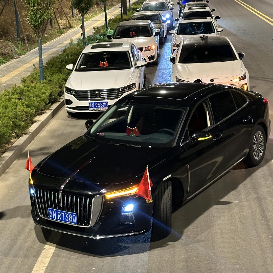 遇见❤️红旗（情梦缘高端婚礼车队）