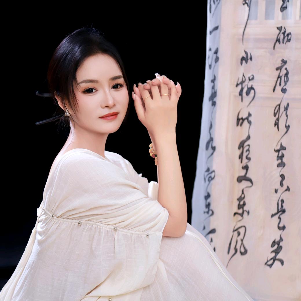 迪迪是个小吃货