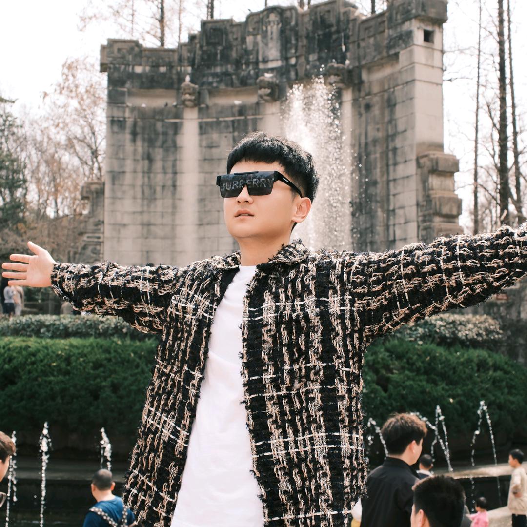 开飞机的贝塔🐭