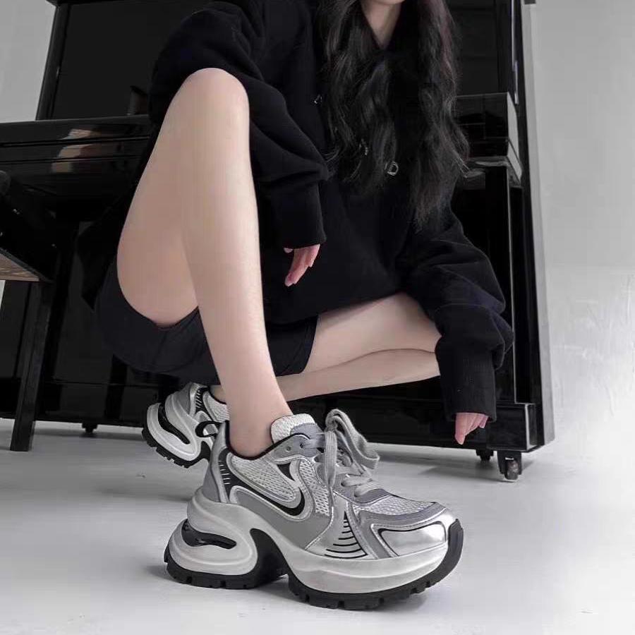 聚彩厚底增高女鞋