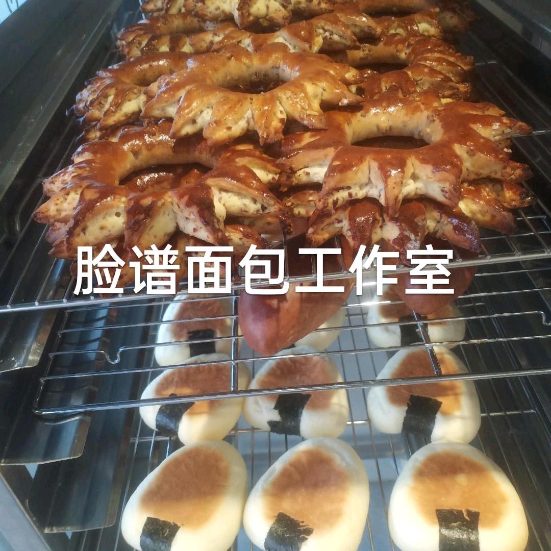 脸谱面包