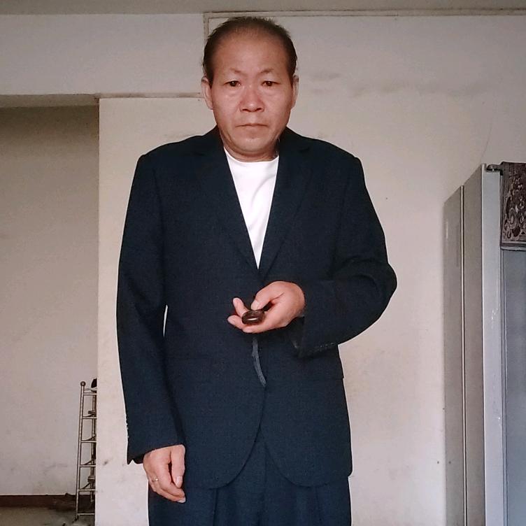 三个孩子的爸爸