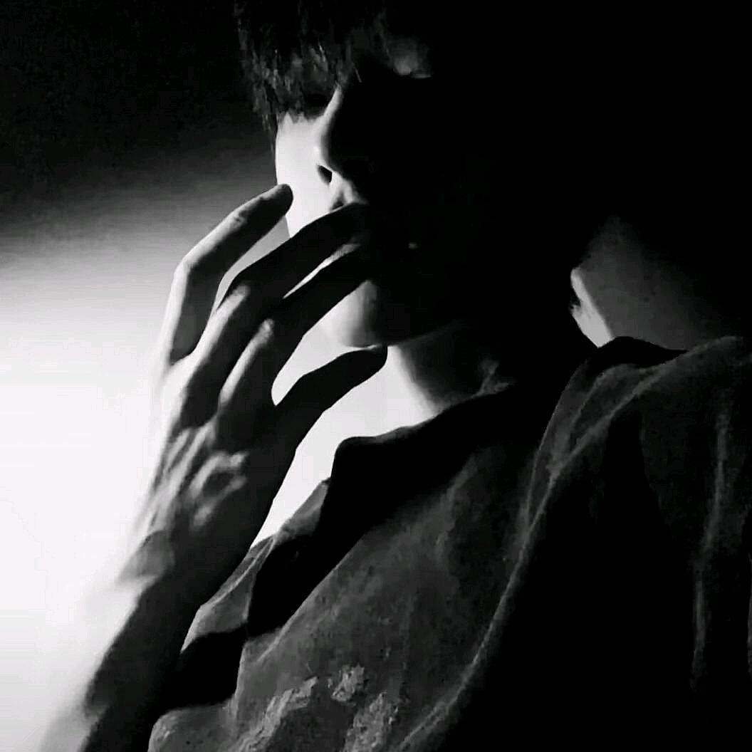 ℳ_KK
