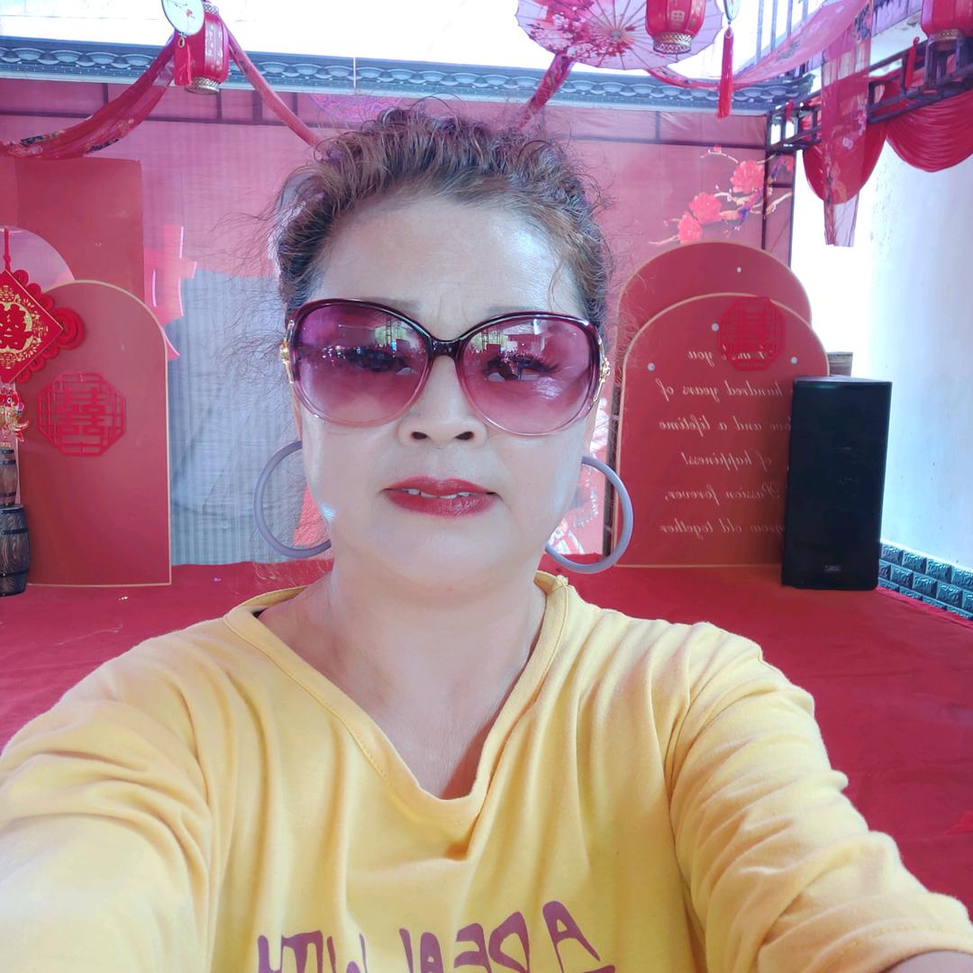 奉节天定狮舞演艺曾姐