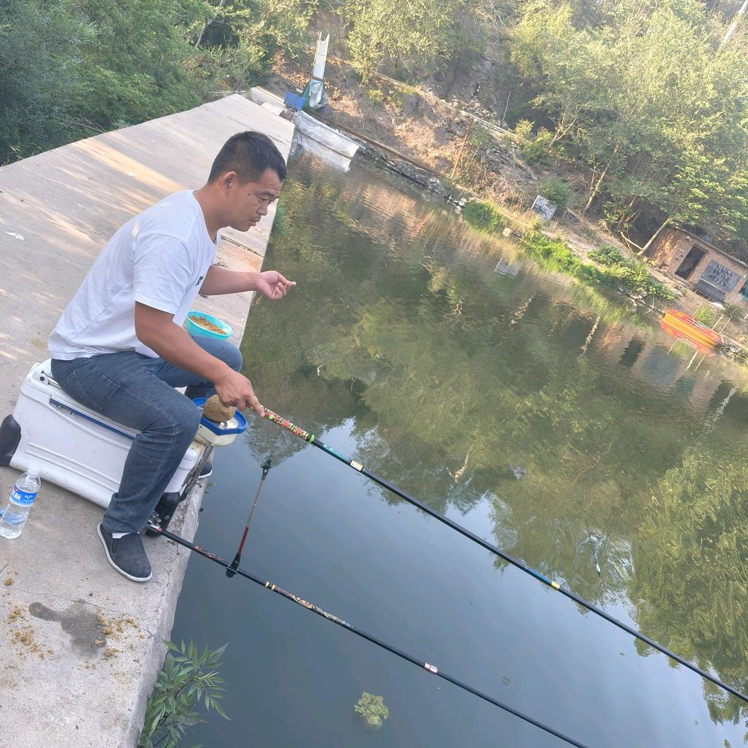 绿草岭垂钓园