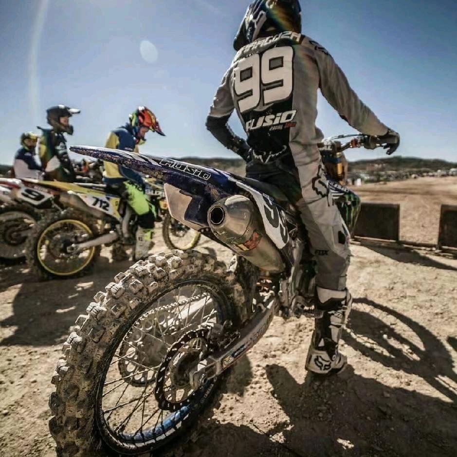 蓝岸精品二手车行