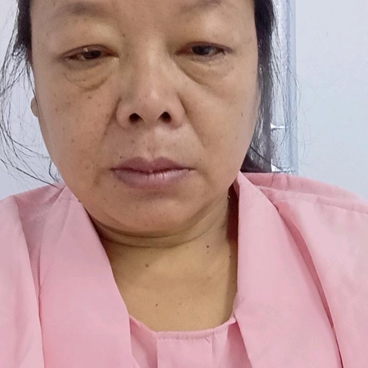 罗显翠