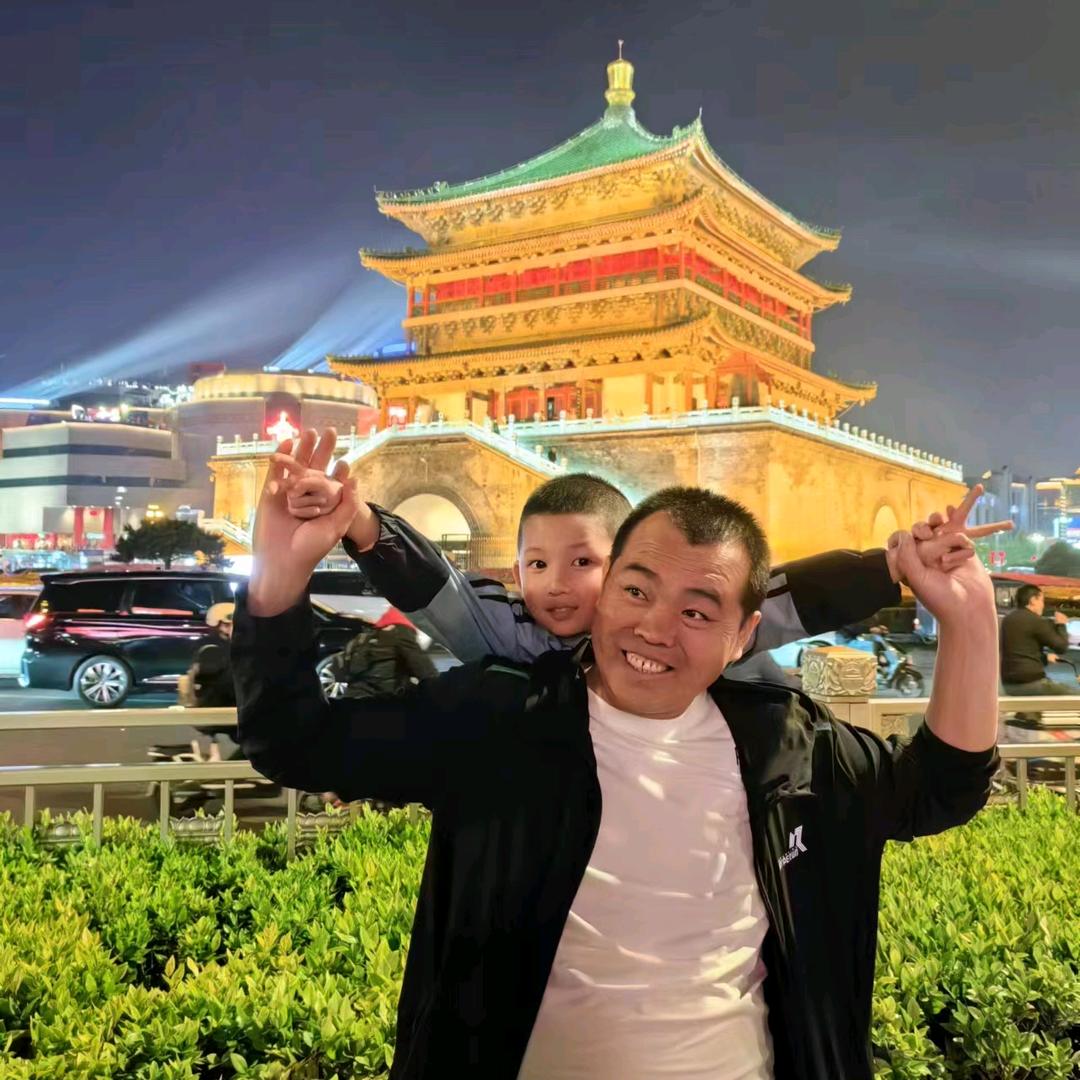 努力奋斗的人。