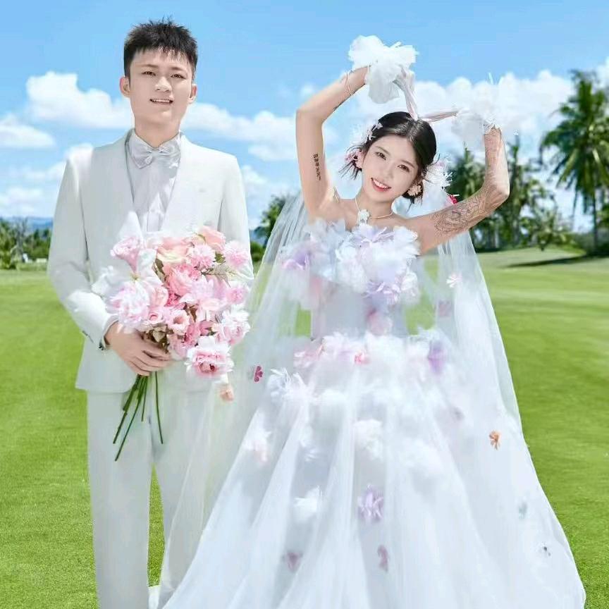 年轻恩爱夫妇超甜❤️（超级幸福的夫妻）