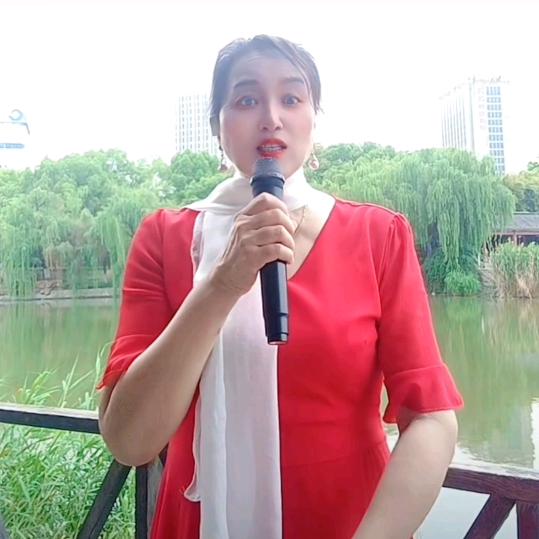 苏小妹读毛选唱红歌🎤