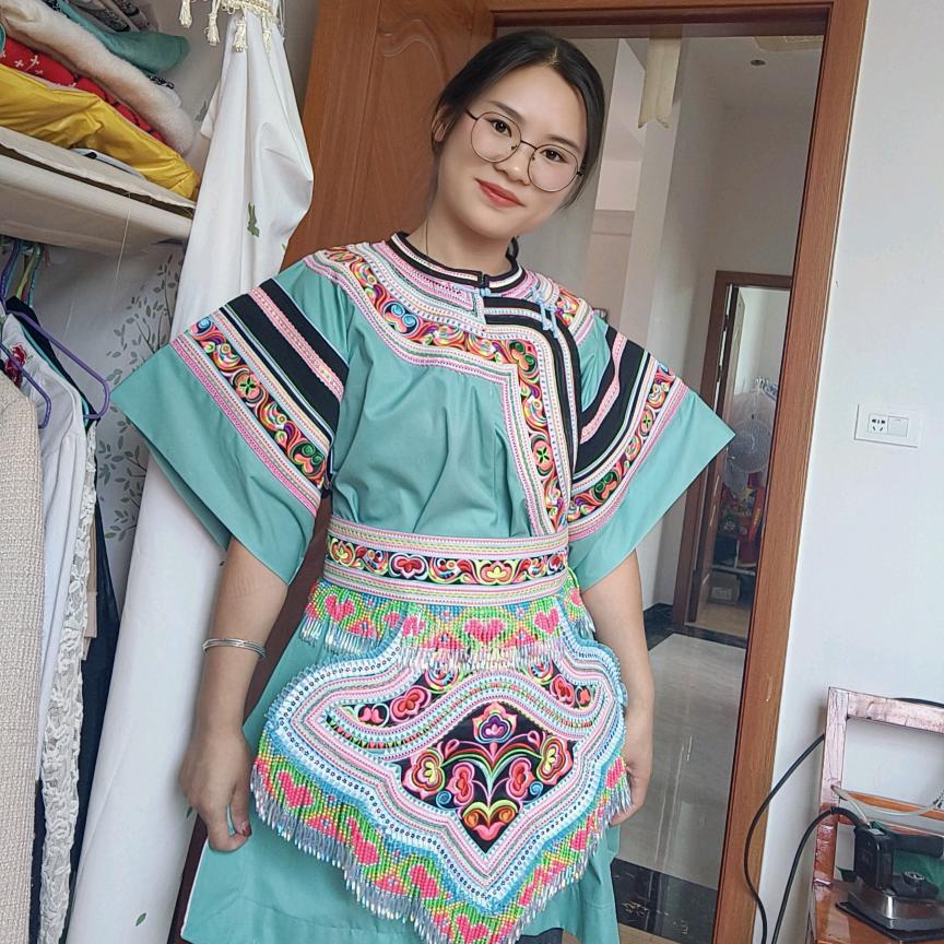 小霞霞