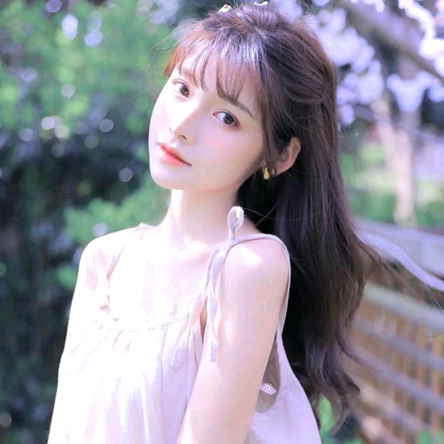 依，小小