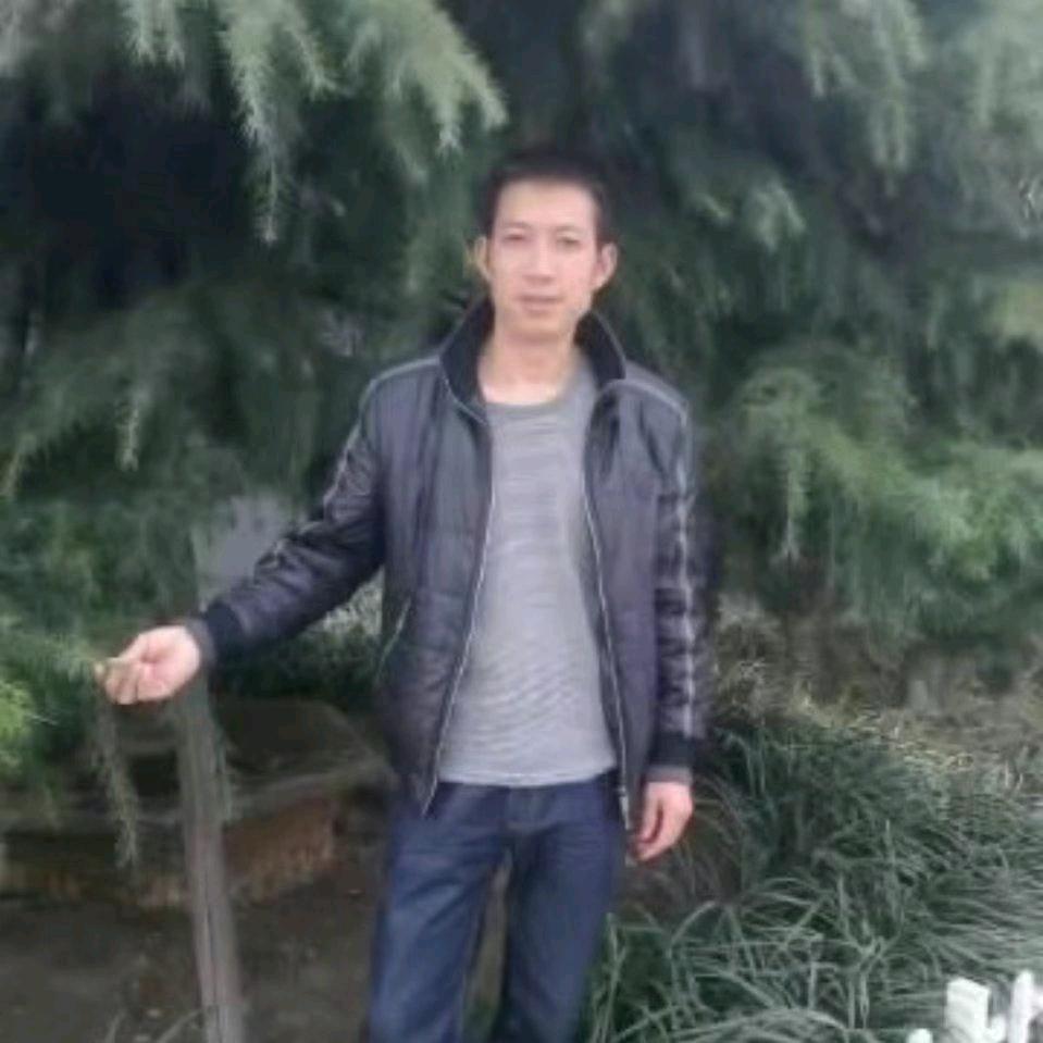 张育铭