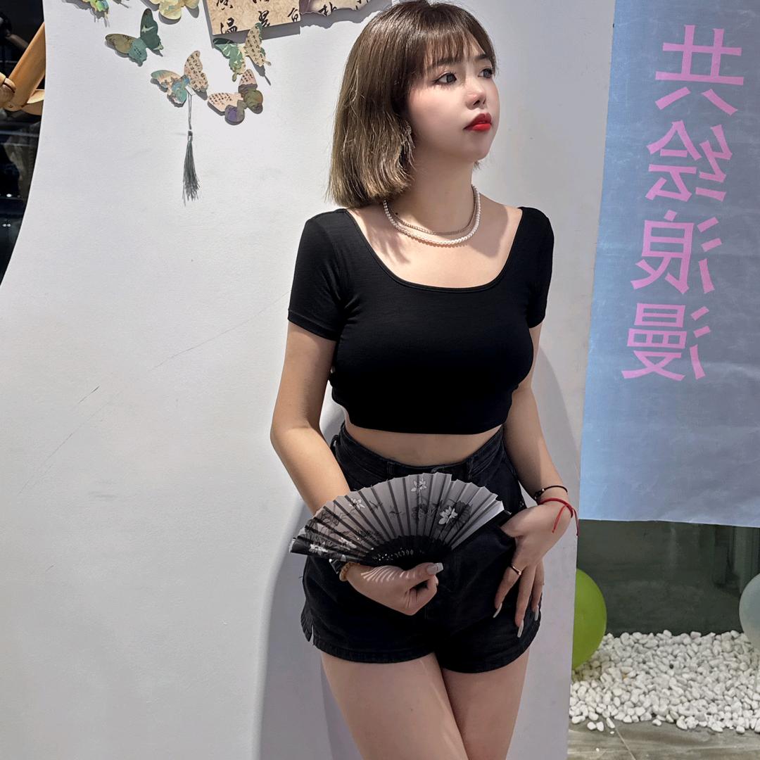 .小小