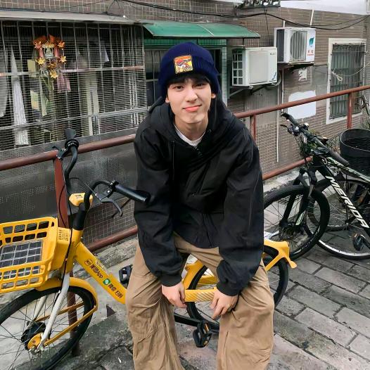 这是阿卓