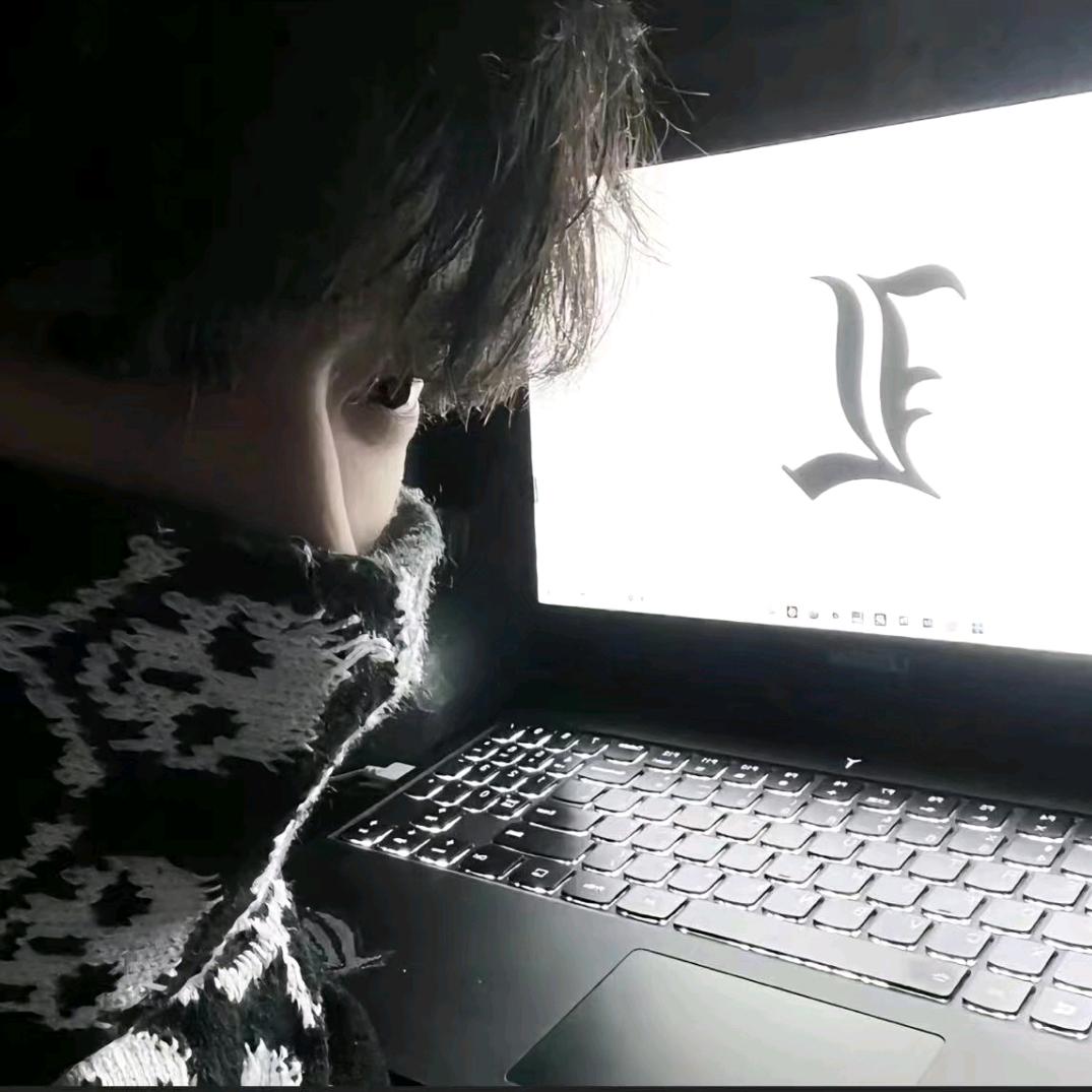 踢球不穿裤子
