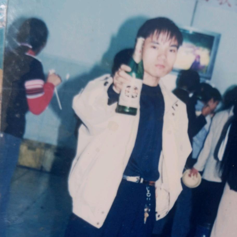 小巧玲珑卖零食