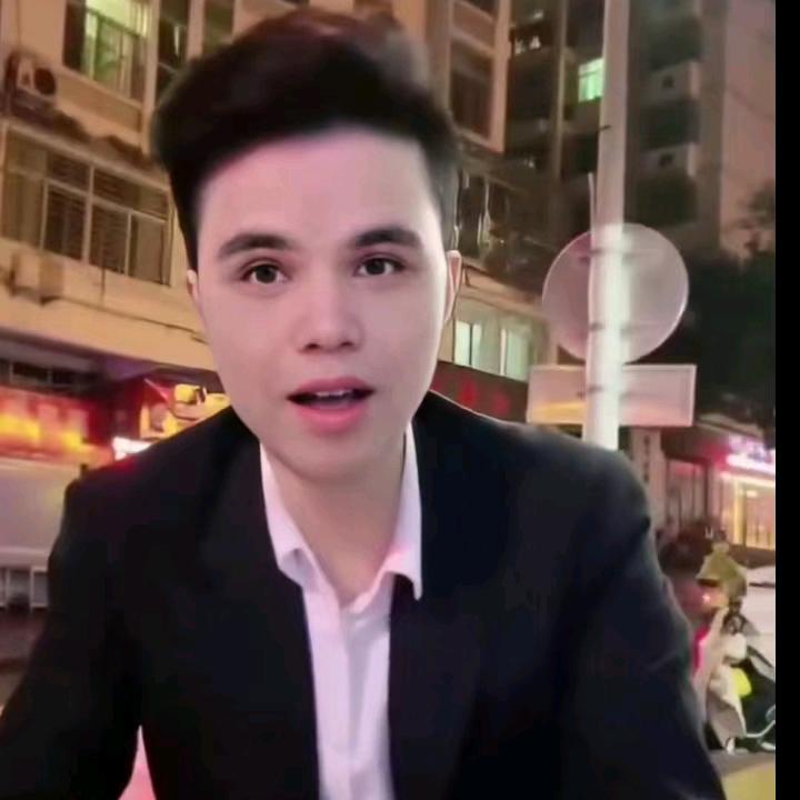 梁小弟才艺直播爱唱哥每天中午12:30。