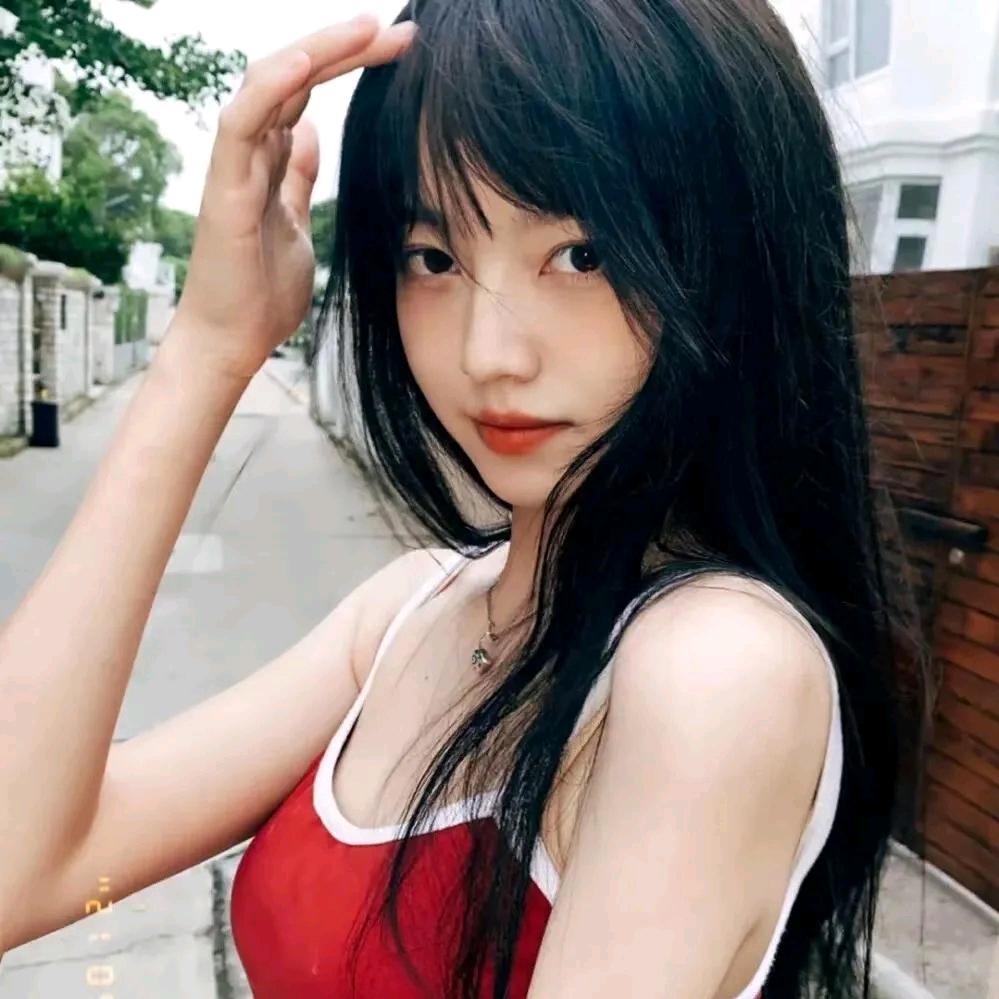 纯情忧郁霸总爱上性感大蟑螂