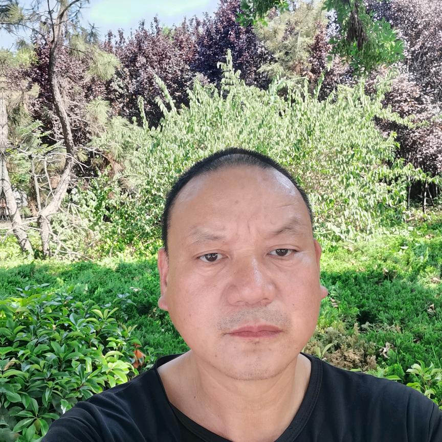 谭召军
