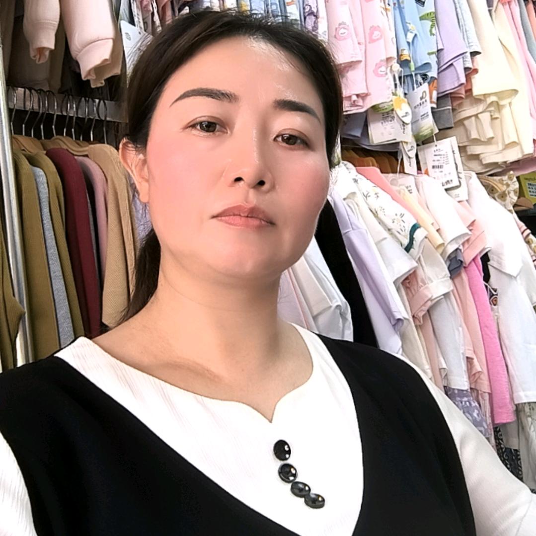 芳芳童装（晚上9:10）