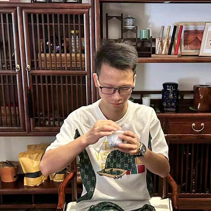 勤劳的广告传媒人-阿柒