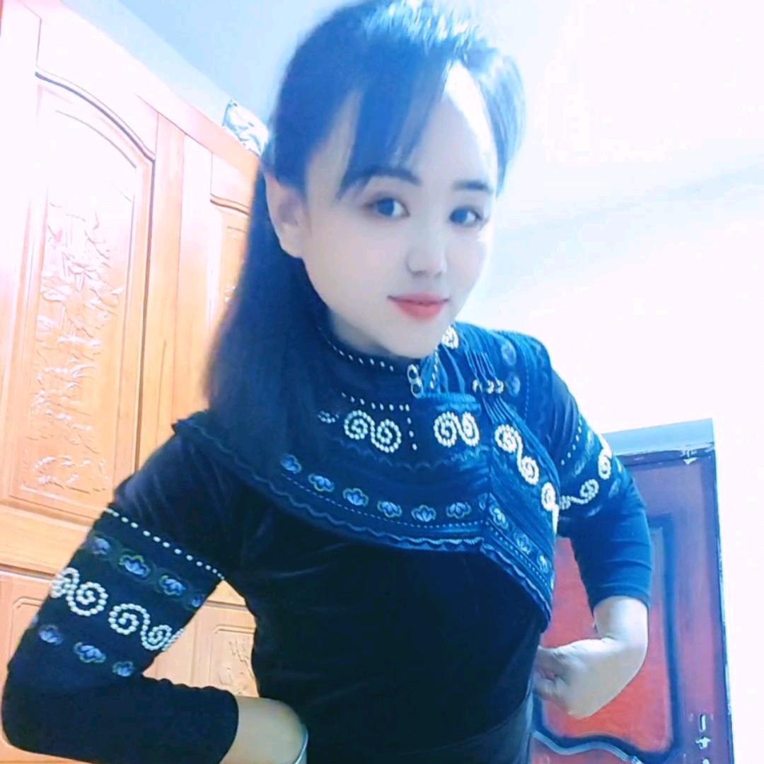 开开心心过